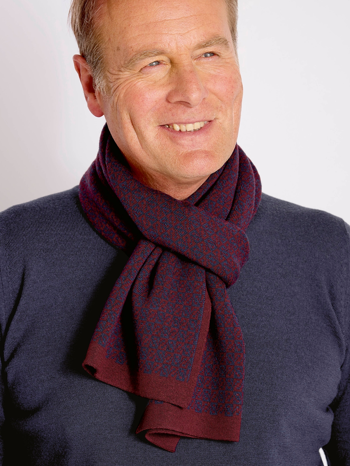 New Men s Italian Merino Scarf Menswear David Nieper David Nieper
